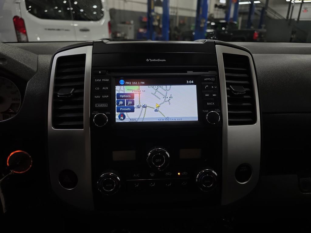 Used 2018 Nissan Frontier PRO-4X AWD/4WD image 32