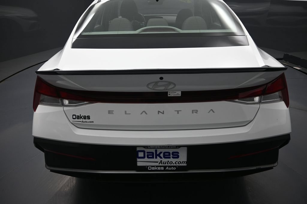 Used 2025 Hyundai Elantra Sport FWD image 28