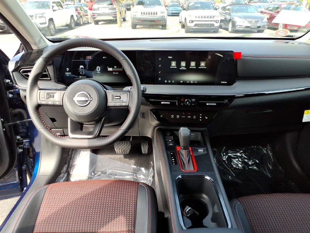 New 2027 Nissan Kicks SR w/ Cold Weather Package FWD image 39
