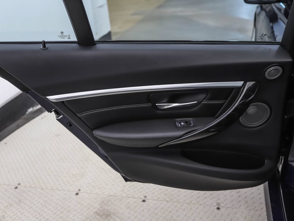 Used 2018 BMW 340i xDrive Sedan AWD/4WD image 20