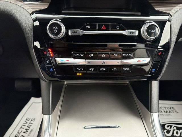 Used 2022 Ford Explorer Limited image 23