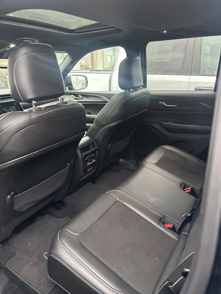 Used 2023 Jeep Grand Cherokee Altitude AWD/4WD image 20