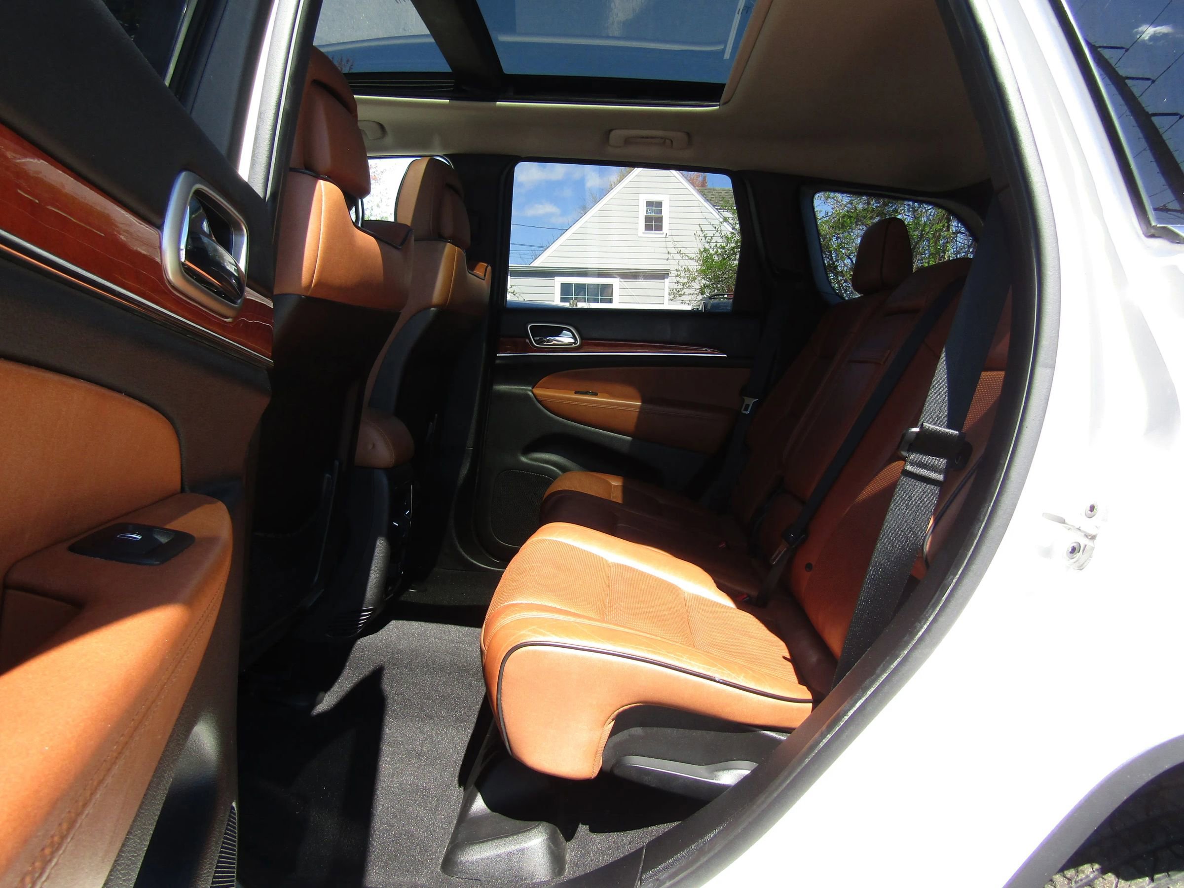 Used 2012 Jeep Grand Cherokee Overland image 14