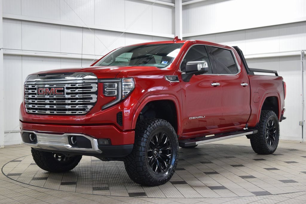 Used 2024 GMC Sierra 1500 Denali w/ Technology Package AWD/4WD image 3