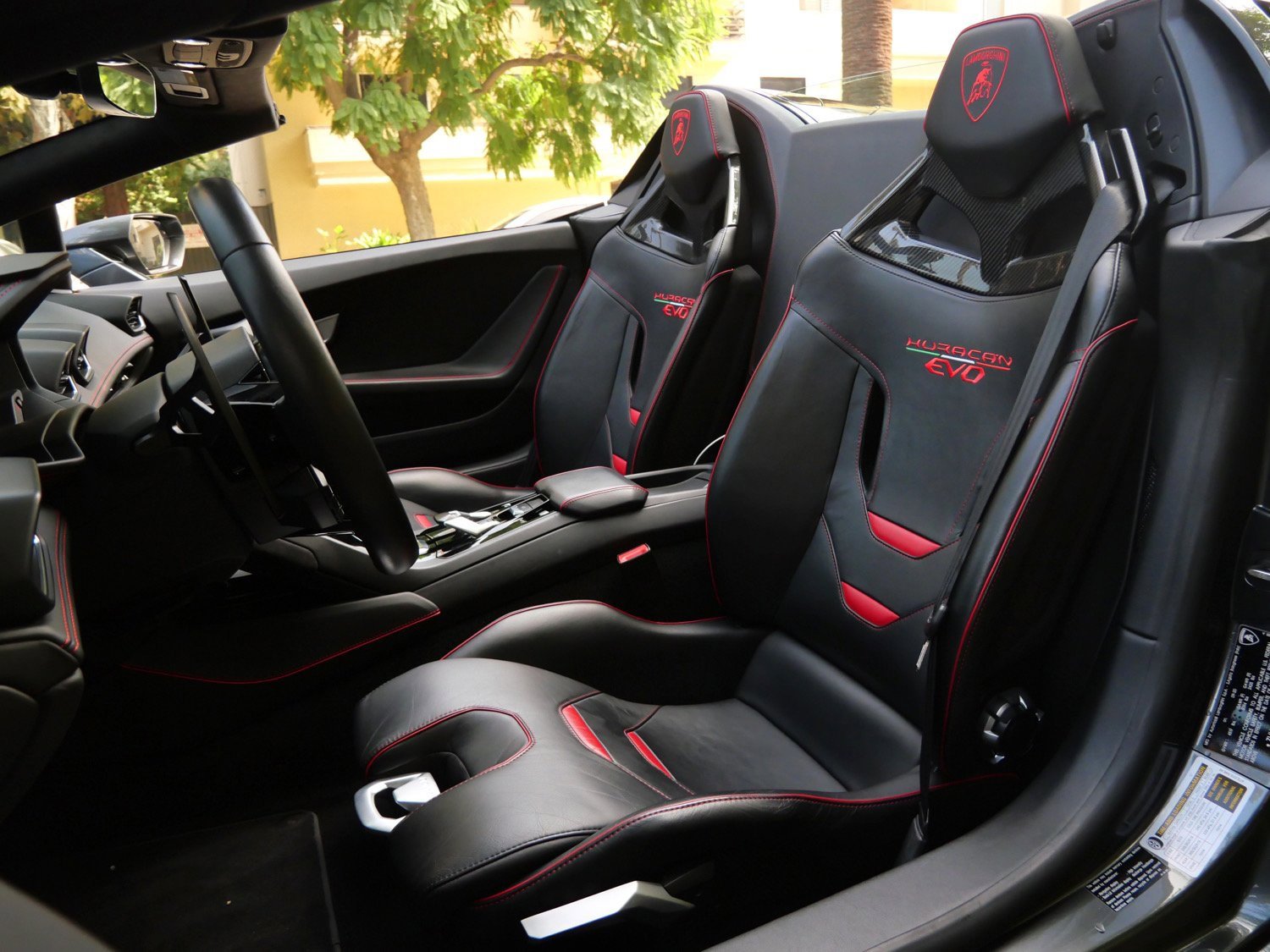 Used 2021 Lamborghini Huracan EVO image 6