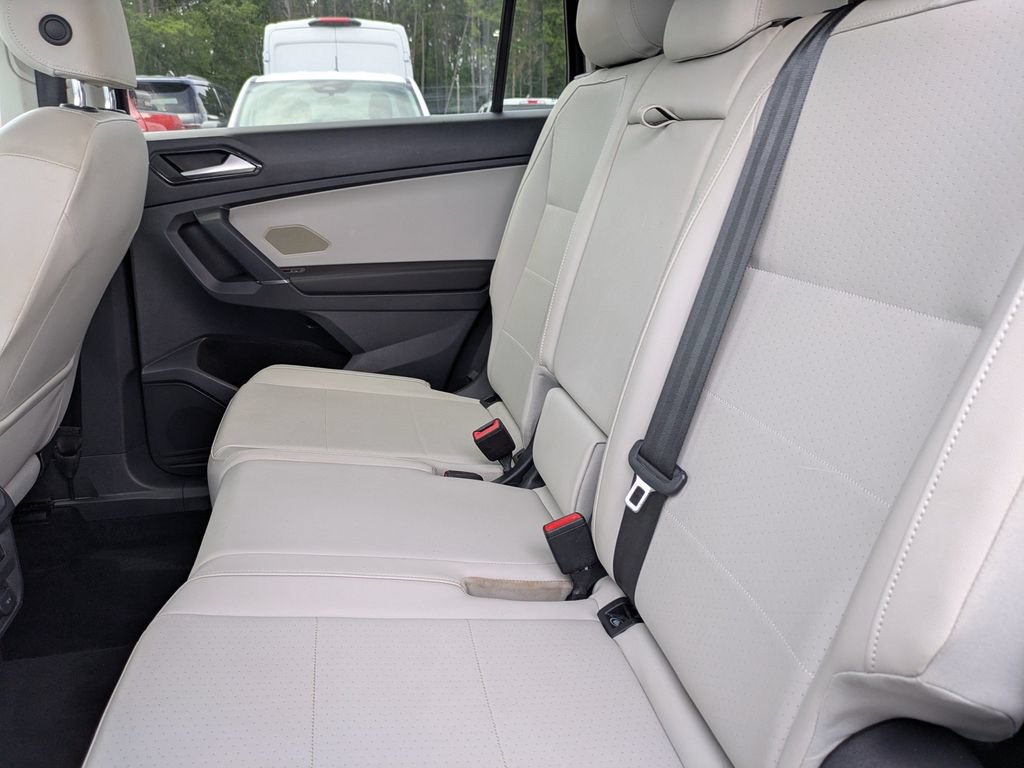 Used 2018 Volkswagen Tiguan SE FWD image 16