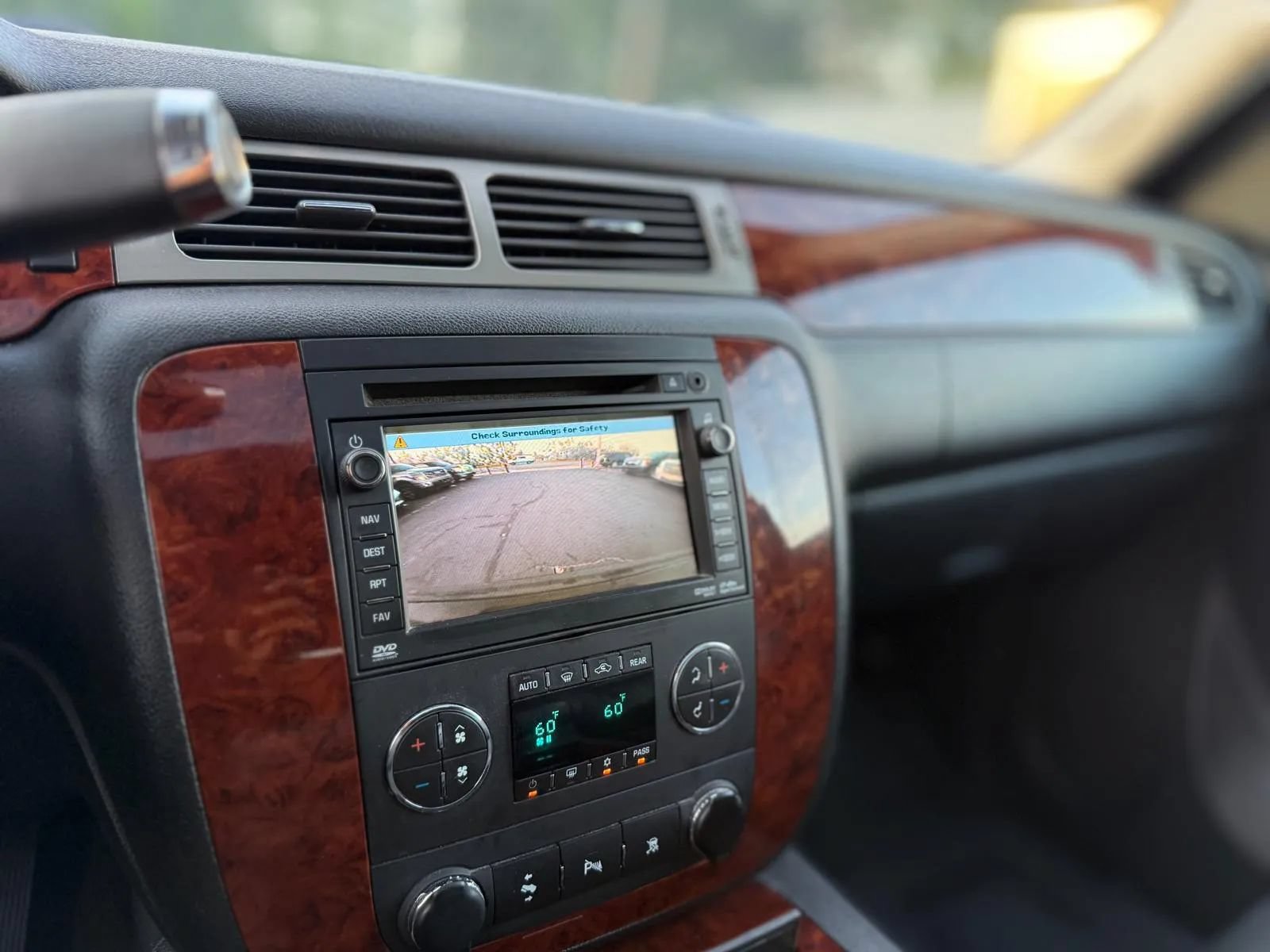 Used 2010 Chevrolet Tahoe LTZ AWD/4WD image 20