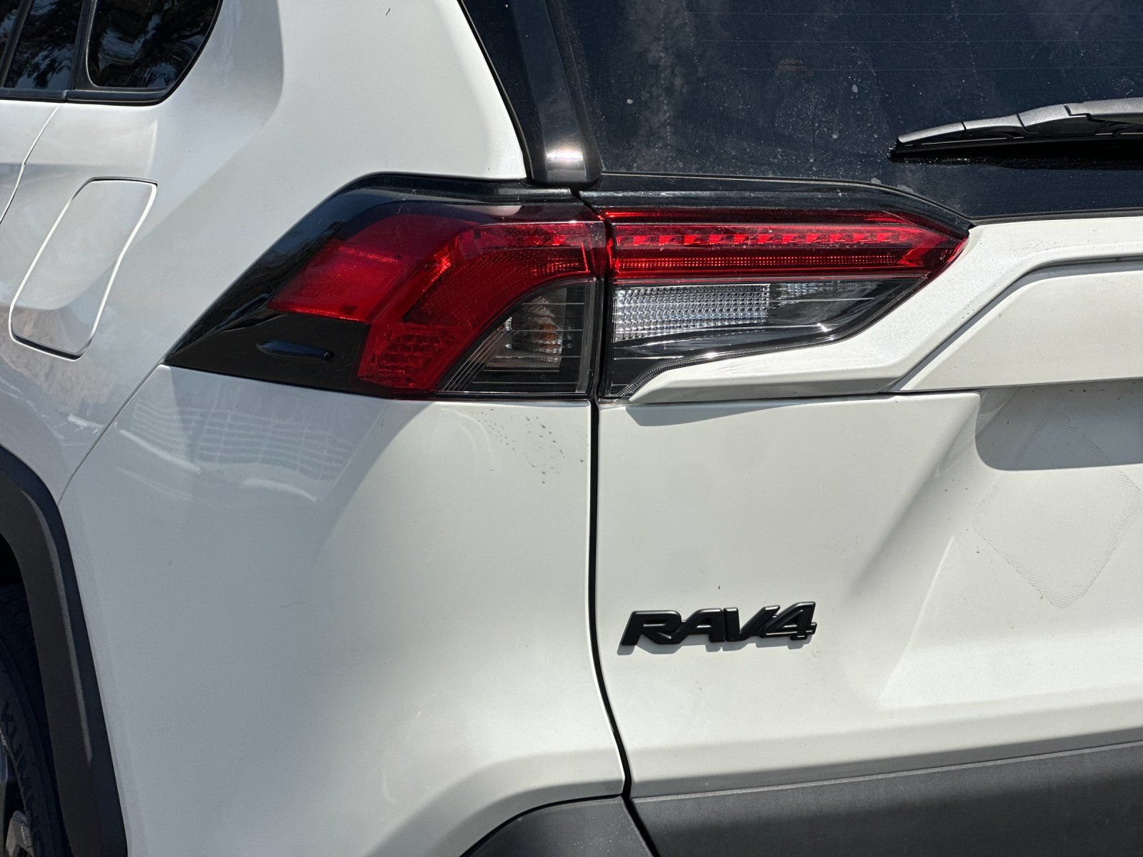 Used 2022 Toyota RAV4 XLE Premium AWD/4WD image 25