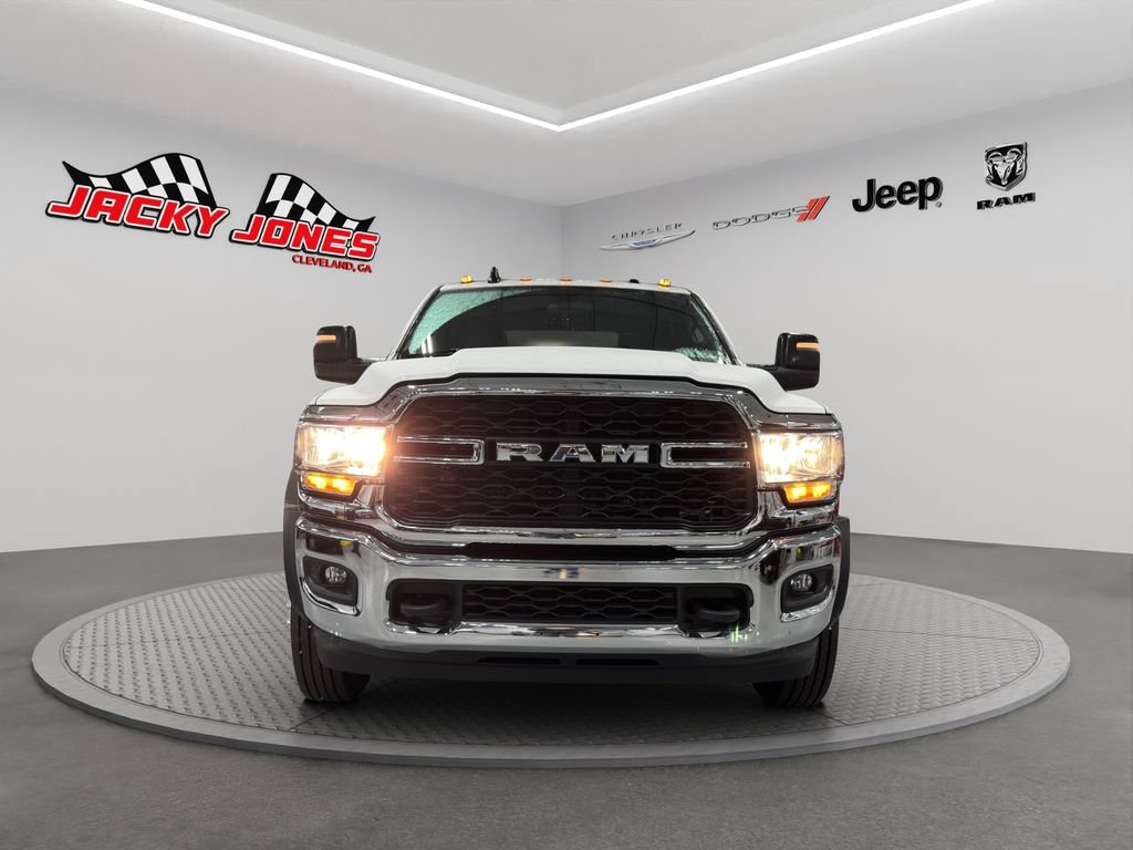 Used 2024 RAM 5500 Tradesman w/ Chrome Appearance Group AWD/4WD image 11