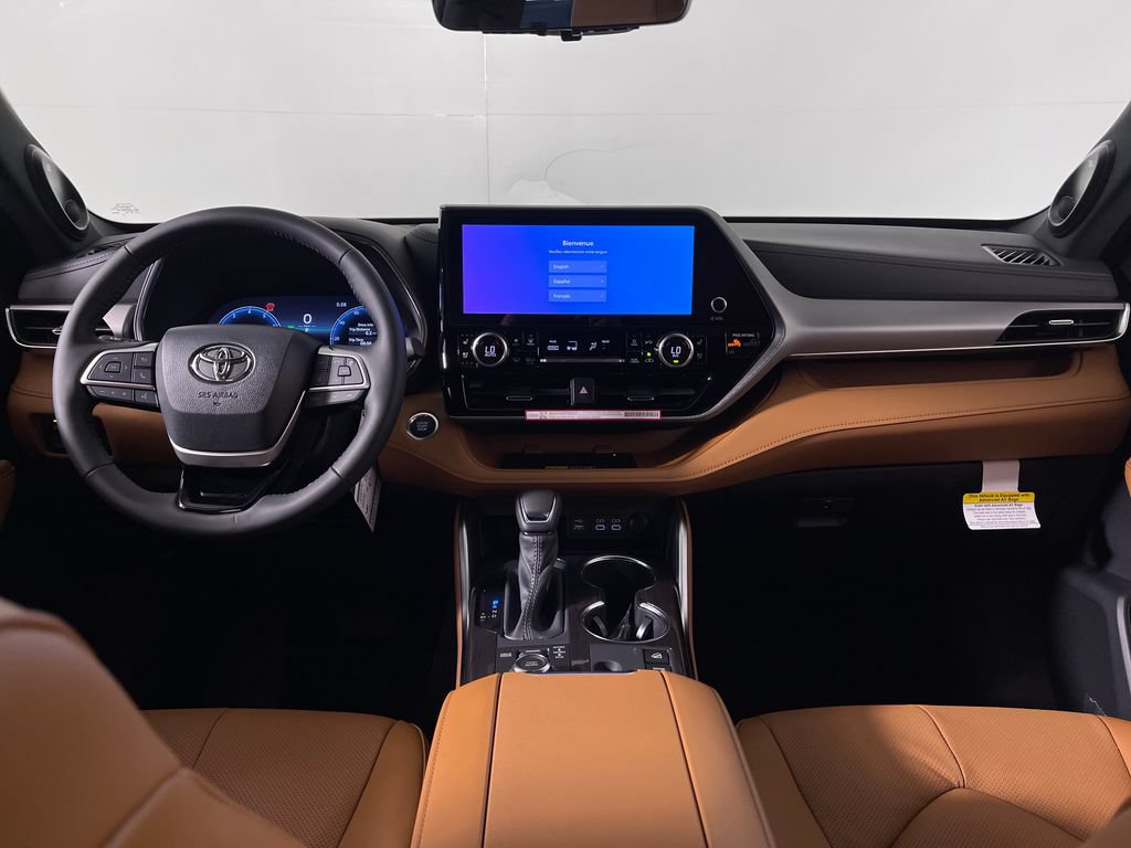 New 2026 Toyota Highlander Platinum AWD/4WD image 14