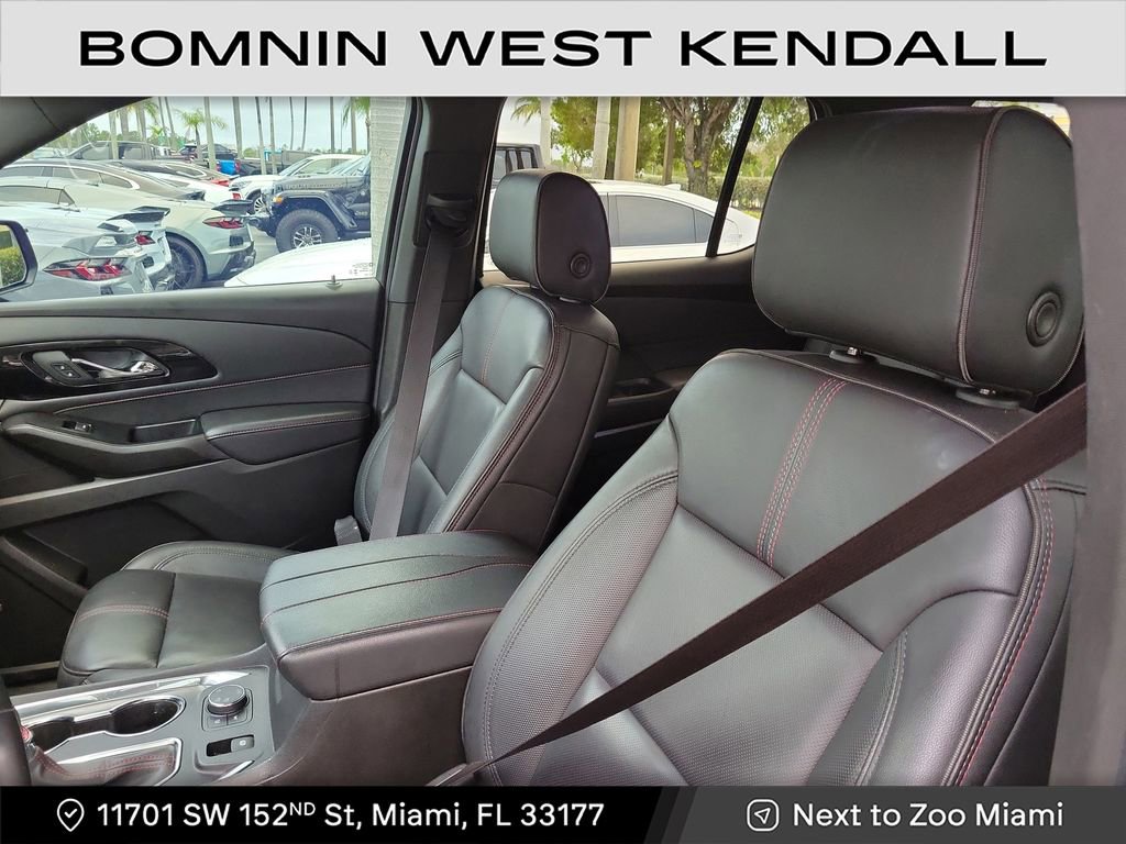 Used 2023 Chevrolet Traverse RS image 8