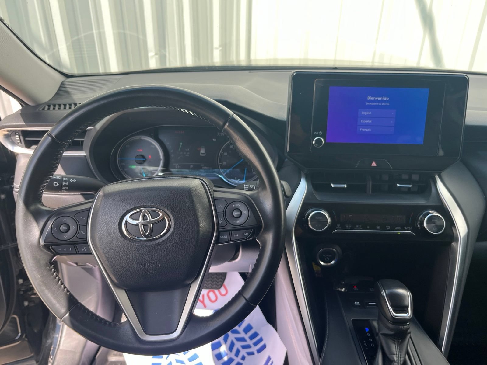 Used 2024 Toyota Venza LE AWD/4WD image 23