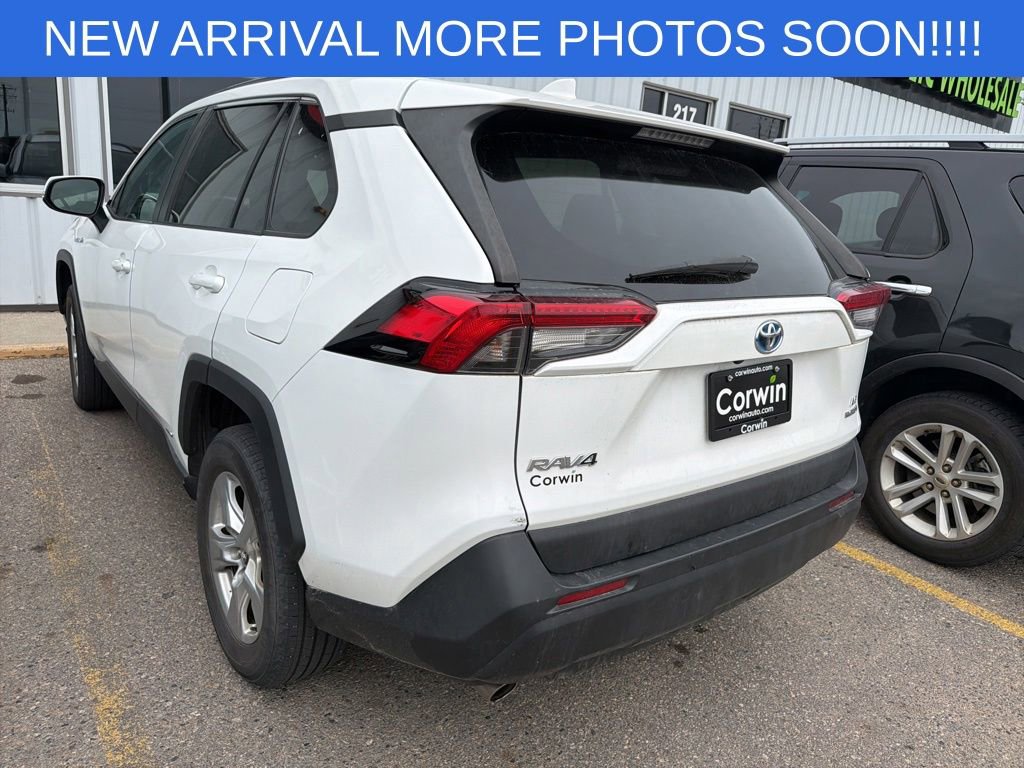 Used 2019 Toyota RAV4 LE w/ Carpet Mat Package AWD/4WD image 7
