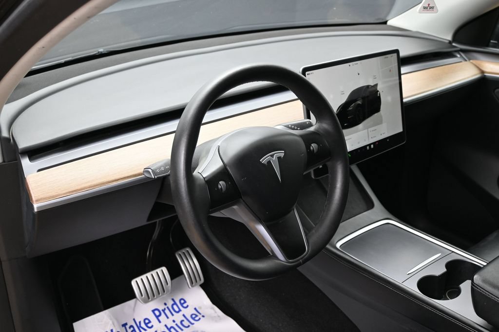 Used 2024 Tesla Model Y Performance AWD/4WD image 16