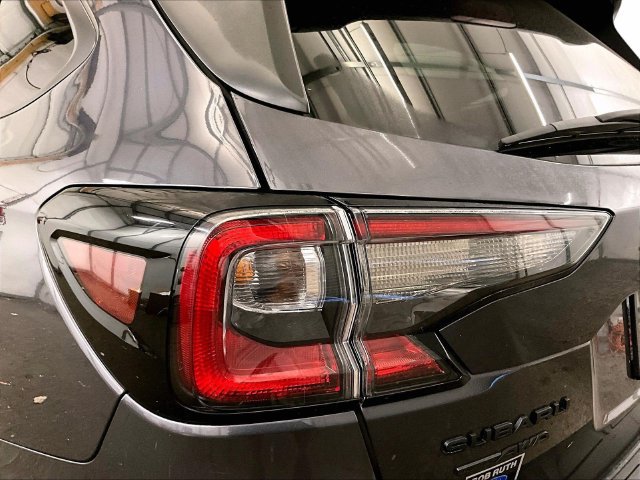 Used 2025 Subaru Outback Onyx Edition AWD/4WD image 28