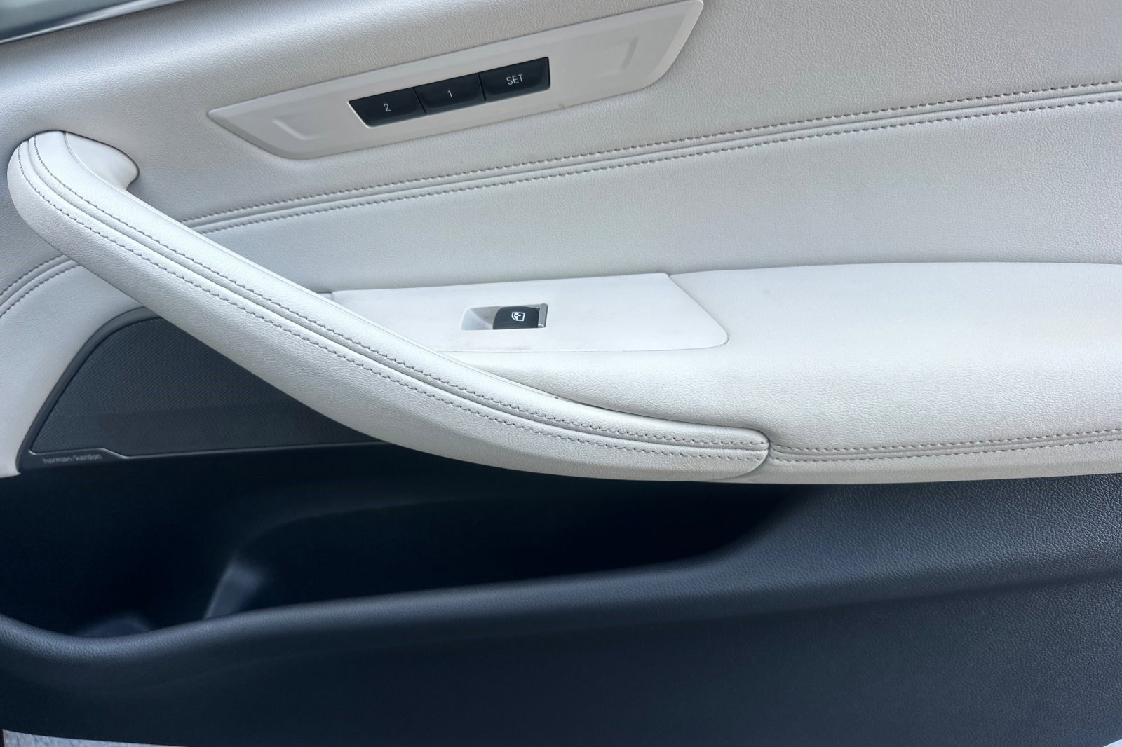 Certified 2023 BMW 530e xDrive w/ Executive Package image 21