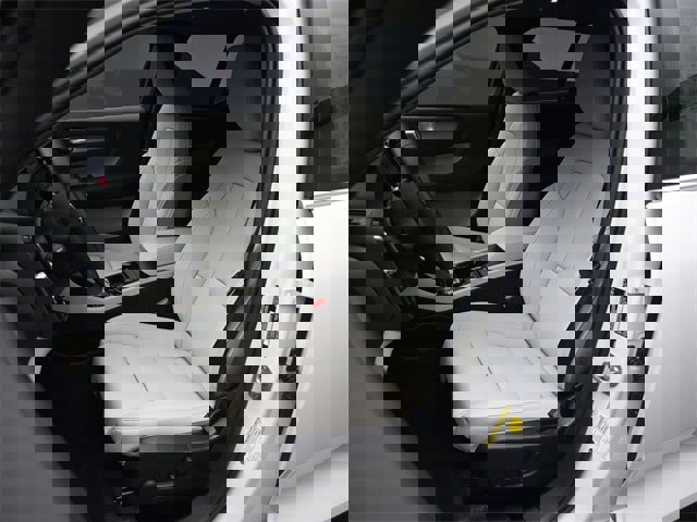 New 2025 Volvo XC40 B5 Plus w/ Protection Package Premier image 15