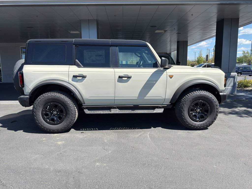 New 2026 Ford Bronco Badlands AWD/4WD image 3