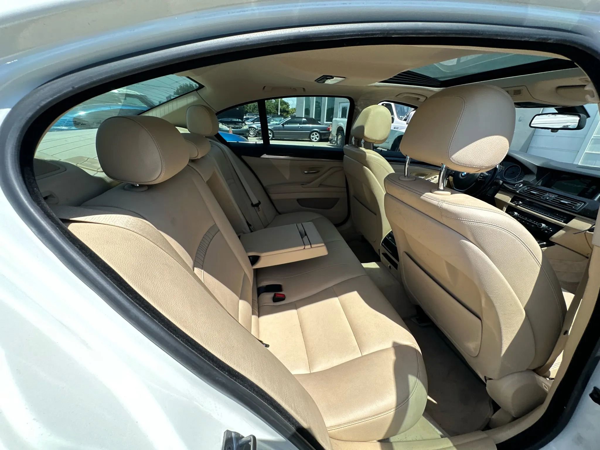 Used 2014 BMW 528i xDrive Sedan AWD/4WD image 8