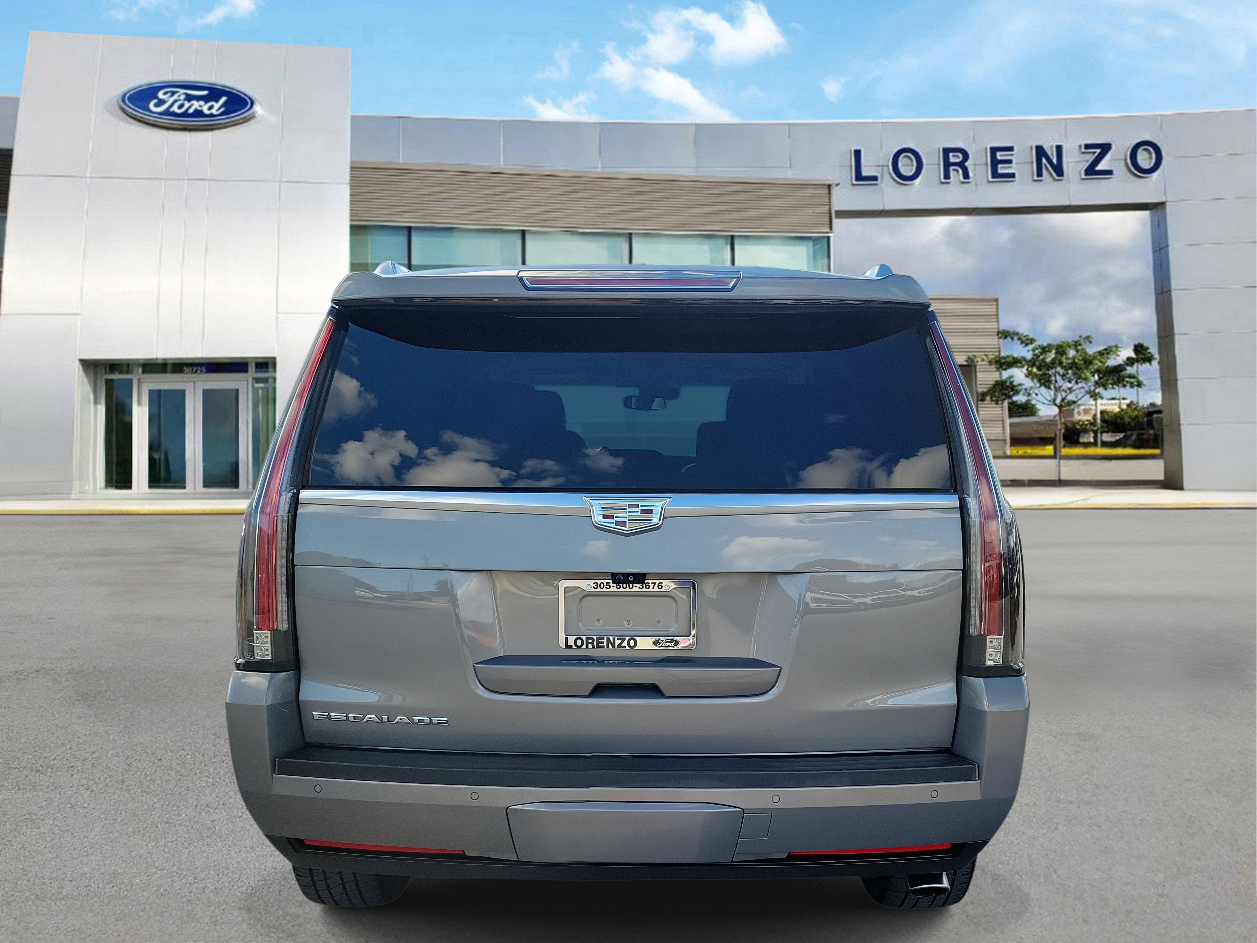 Used 2018 Cadillac Escalade Luxury image 6