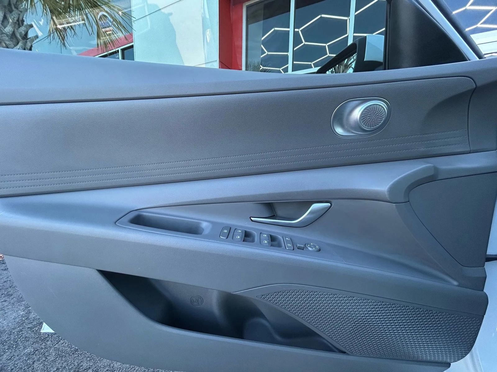Used 2026 Hyundai Elantra Blue HEV 4D Sedan at image 17