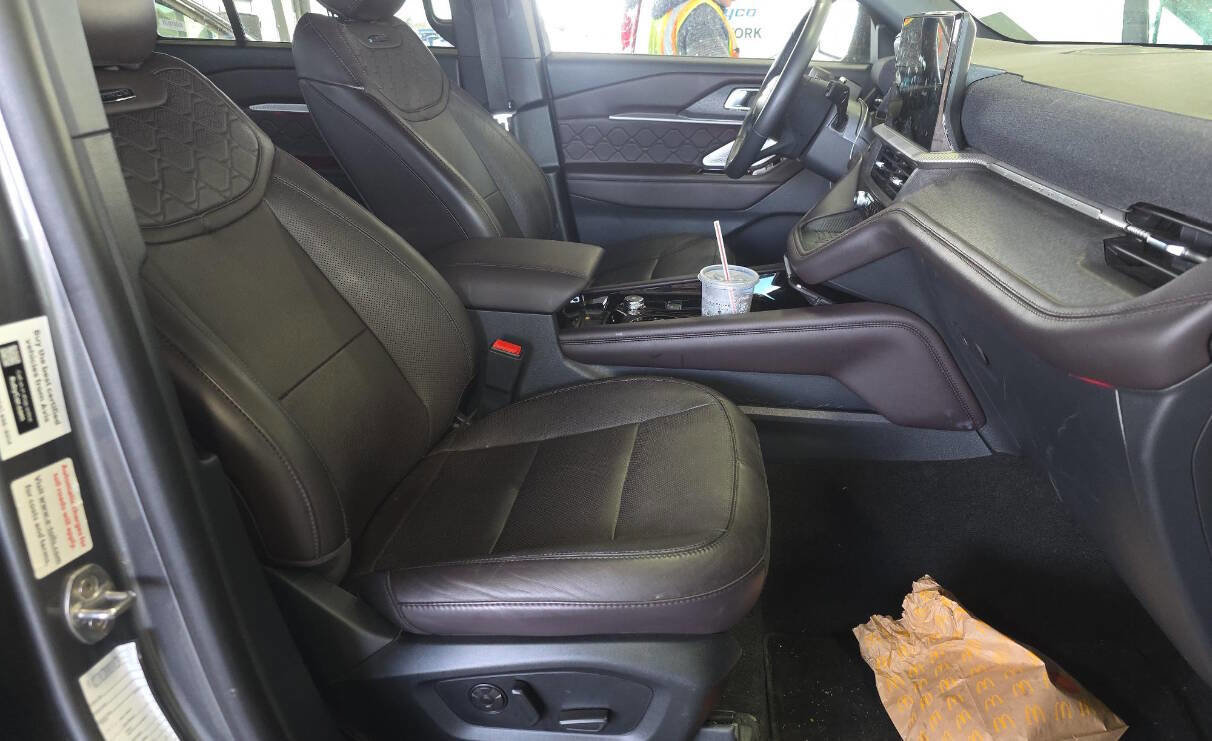 Used 2025 Ford Explorer Platinum w/ LUX Leather Package image 8