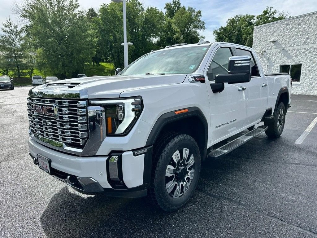 Used 2024 GMC Sierra 2500 Denali w/ Denali Reserve Package AWD/4WD image 8