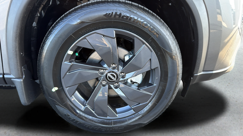 New 2026 Nissan Rogue SV AWD/4WD image 32