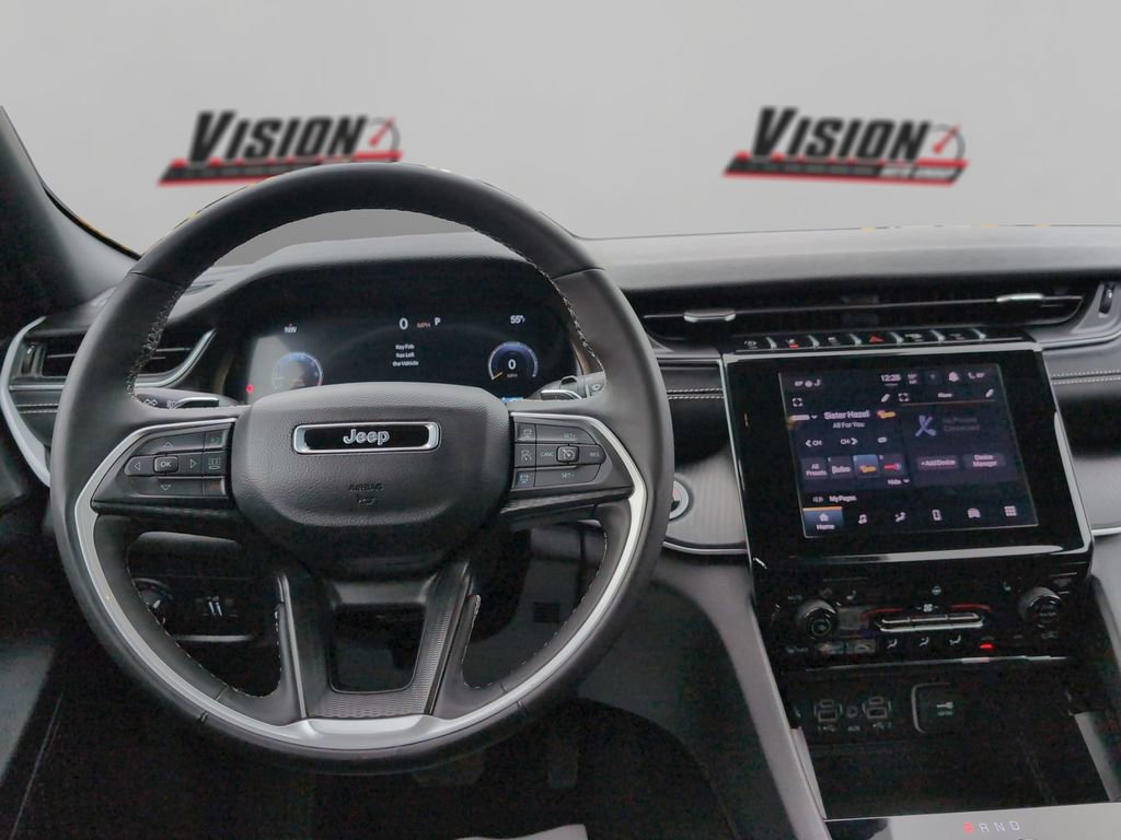Used 2025 Jeep Grand Cherokee Laredo w/ Luxury Tech Group I image 26