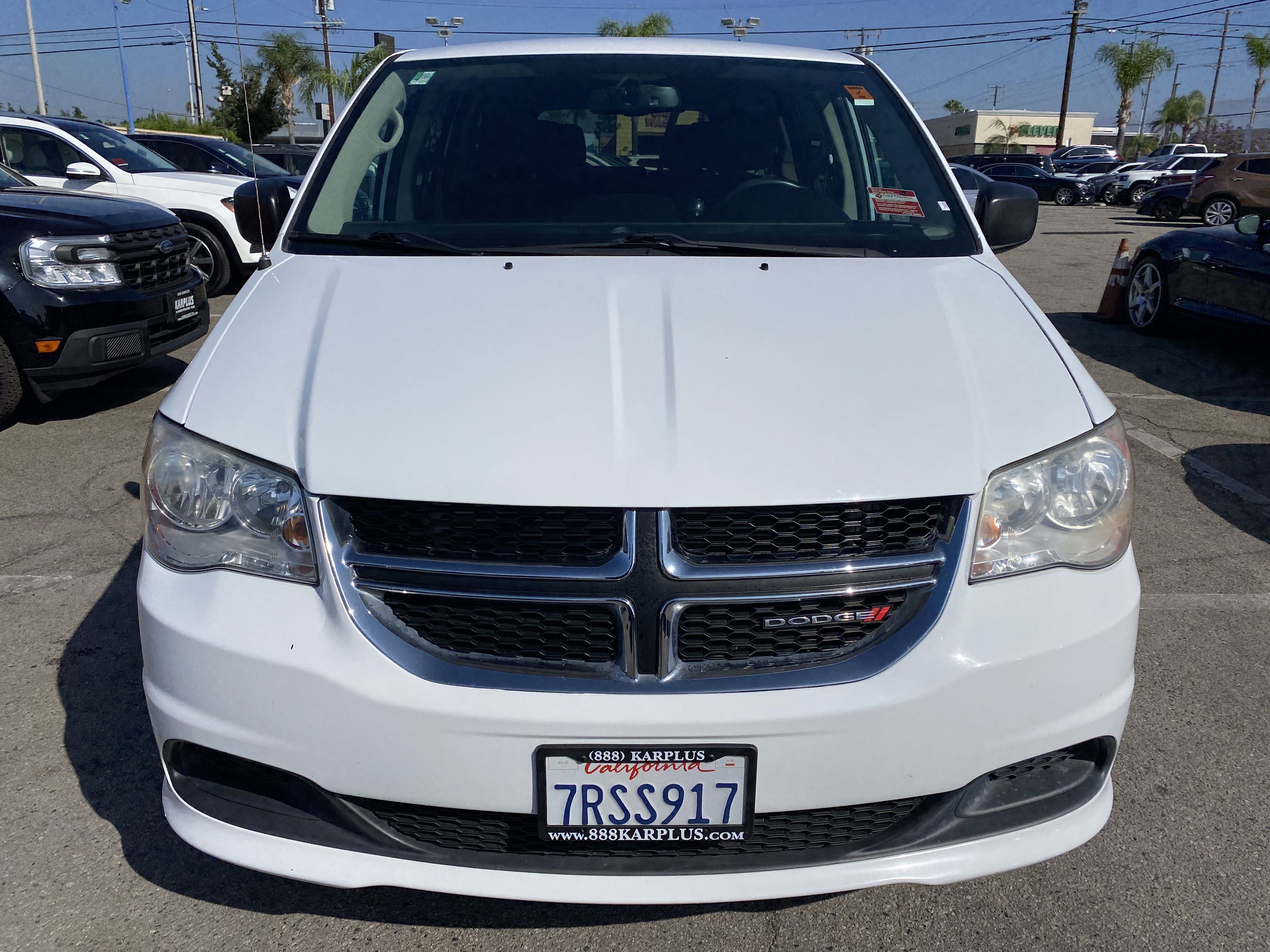 Used 2016 Dodge Grand Caravan SE w/ Quick Order Package 29E SE FWD image 3