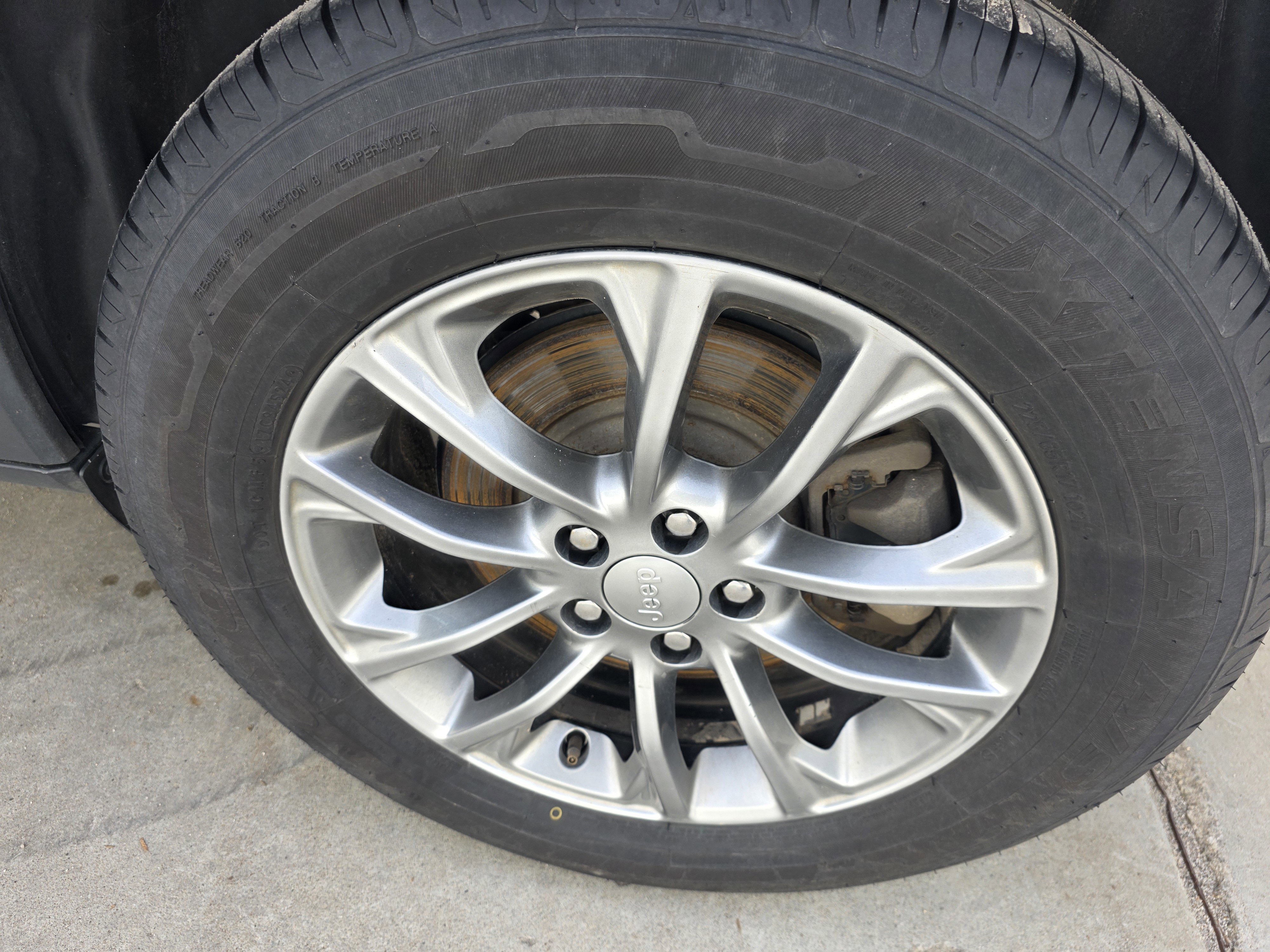 Used 2020 Jeep Cherokee Latitude Lux w/ Comfort/Convenience Group image 22