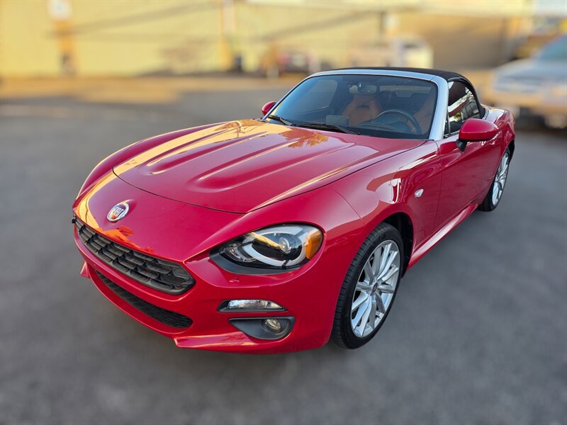 Used 2017 FIAT 124 Spider Lusso RWD image 1