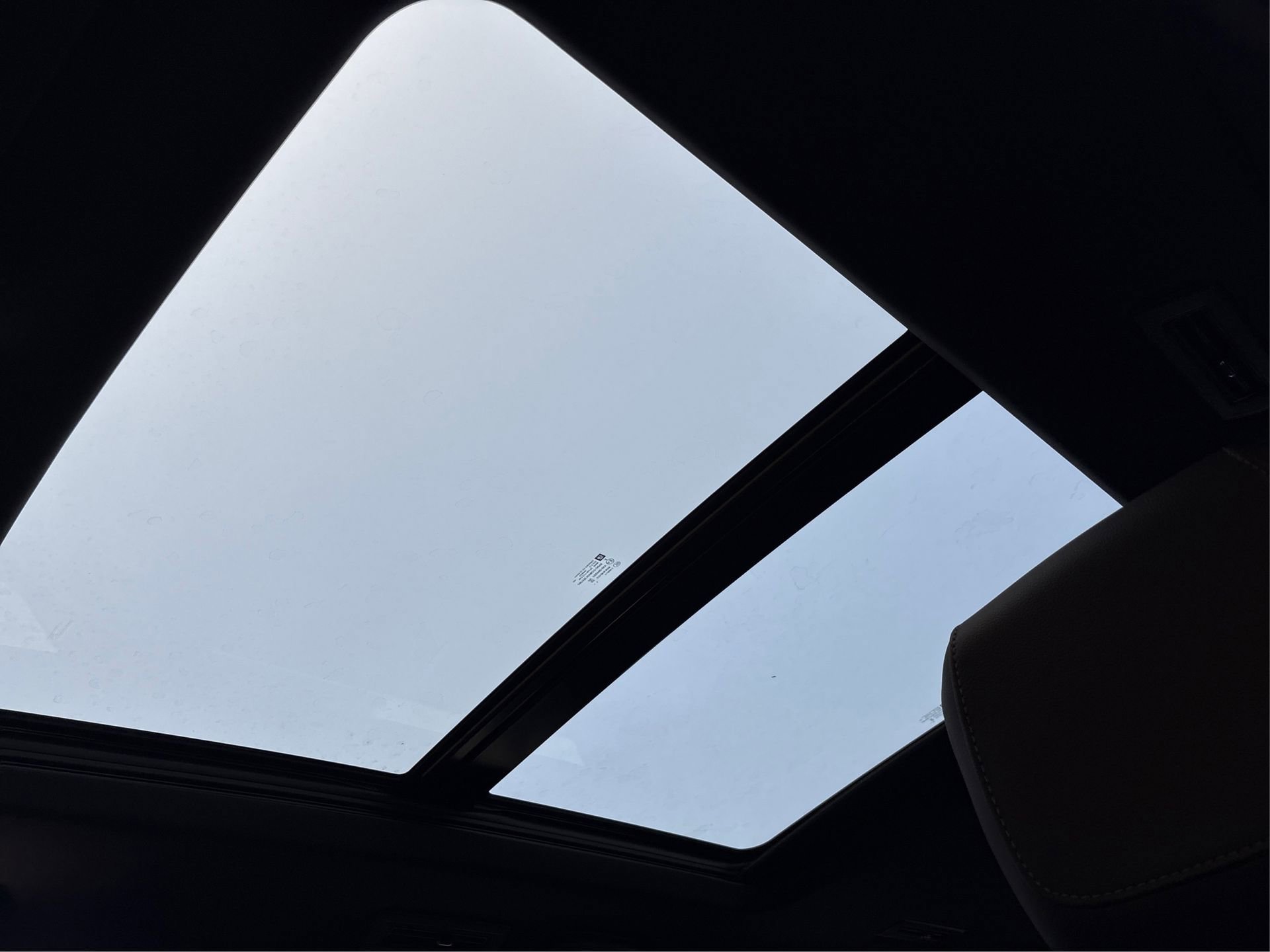 New 2025 Cadillac XT6 Luxury image 32