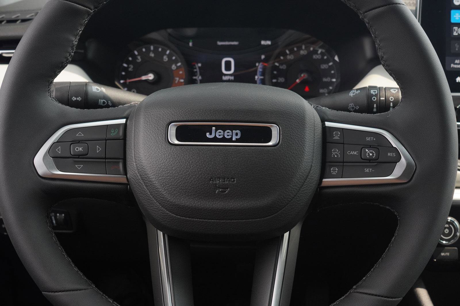 New 2025 Jeep Compass Limited image 14