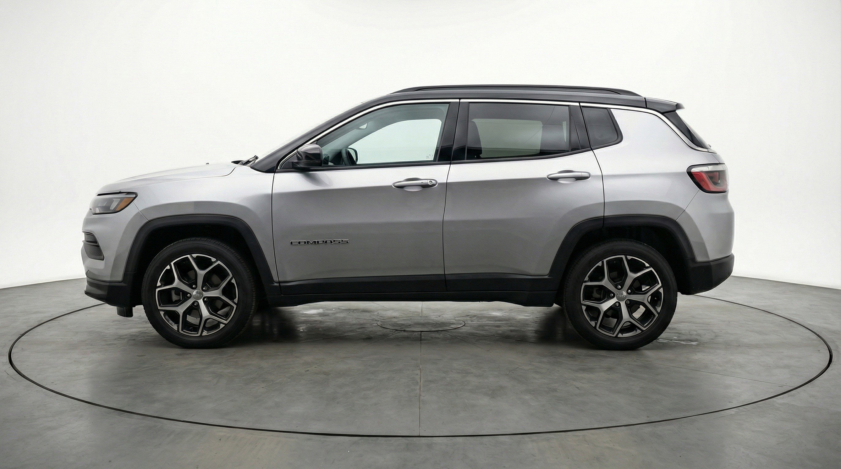 Used 2025 Jeep Compass Limited image 5