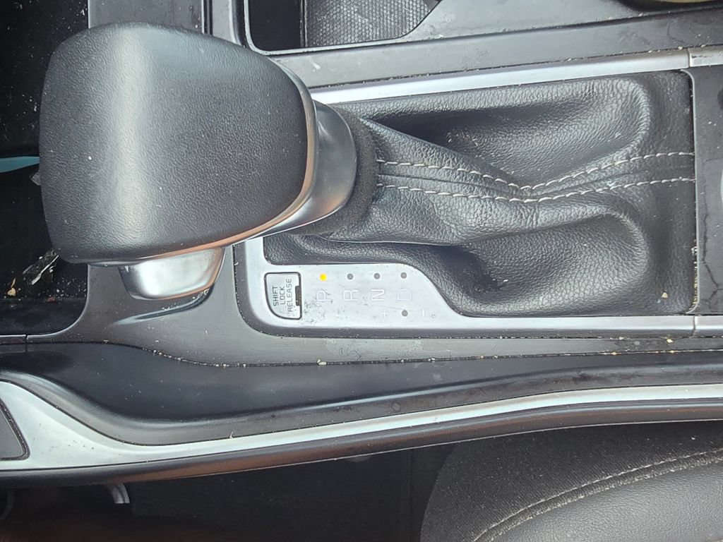 Used 2022 Kia Sorento S w/ Panoramic Sunroof Package FWD image 37