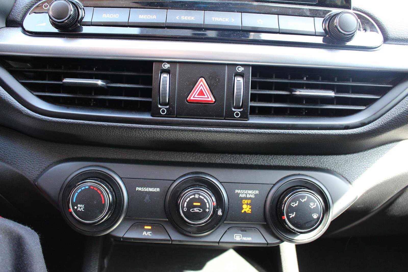 Certified 2023 Kia Forte LXS w/ LXS Technology Package image 22