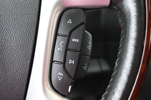 Used 2011 Cadillac Escalade Luxury AWD/4WD image 17