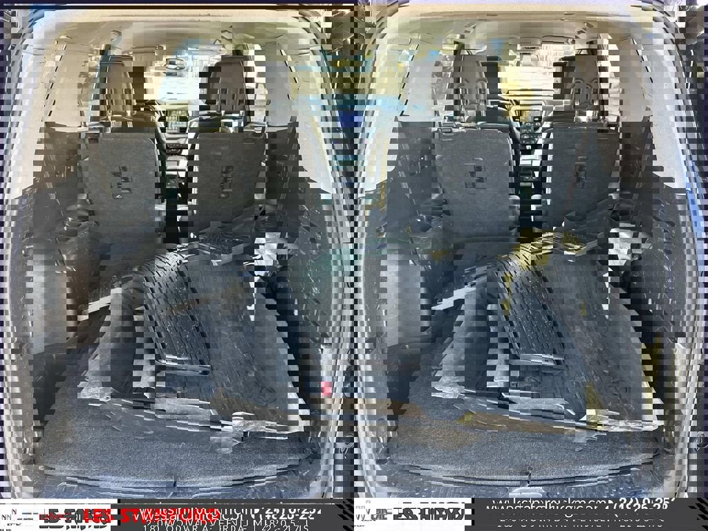 Used 2018 GMC Acadia SLT w/ LPO, Floor Liner Package image 11