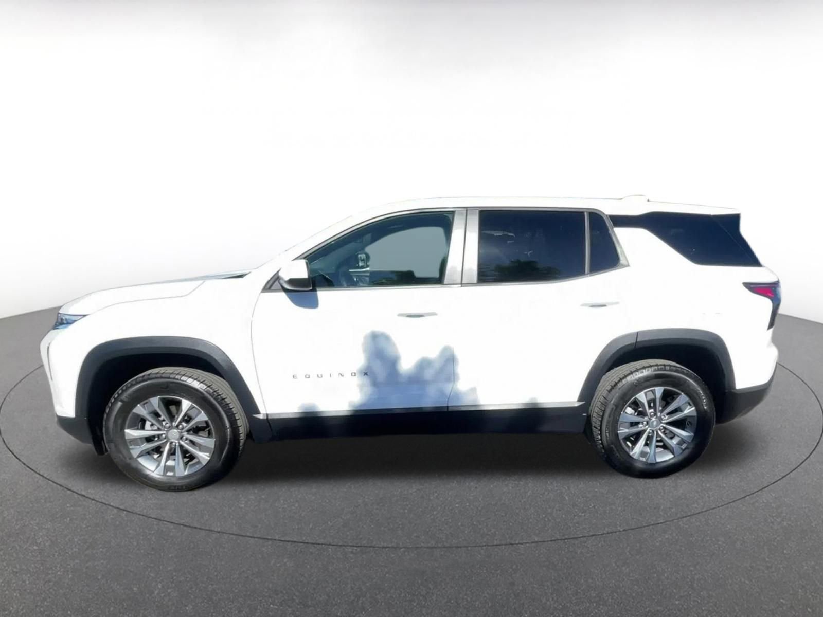 Used 2025 Chevrolet Equinox LT image 9