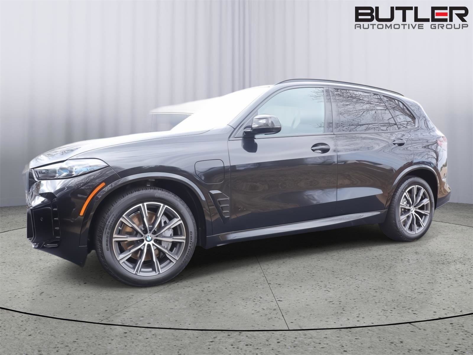 New 2026 BMW X5 xDrive50e w/ M Sport Package AWD/4WD image 1