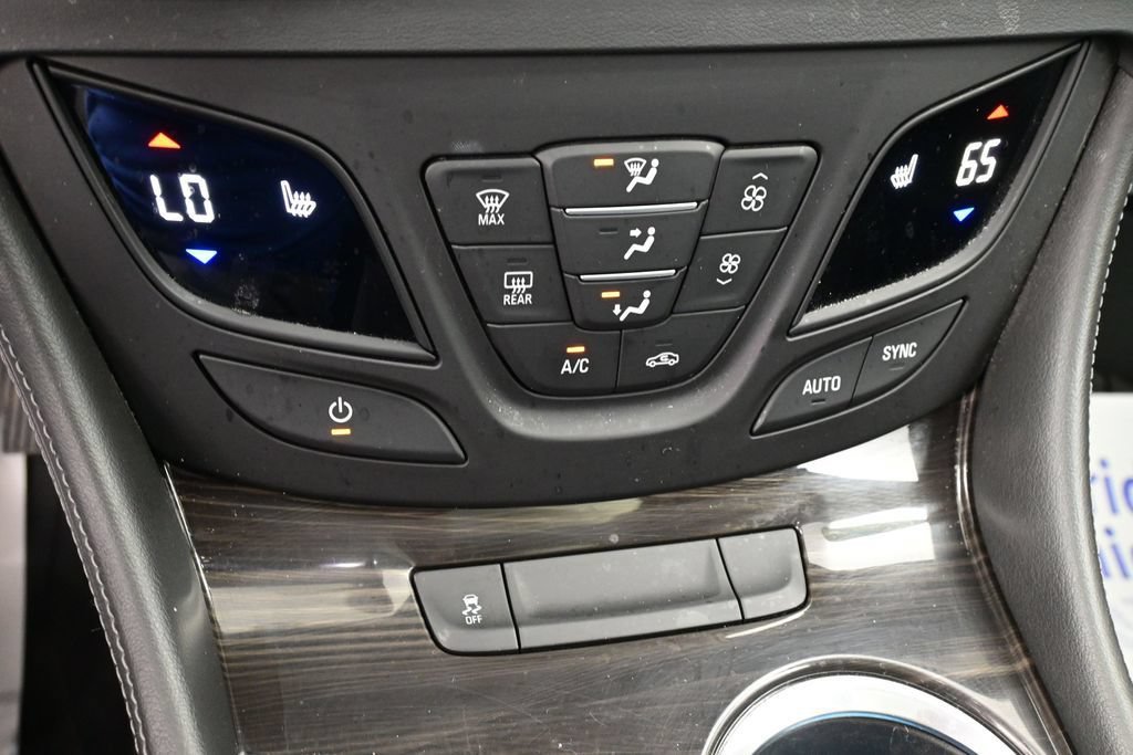 Used 2020 Buick Envision Premium AWD/4WD image 35