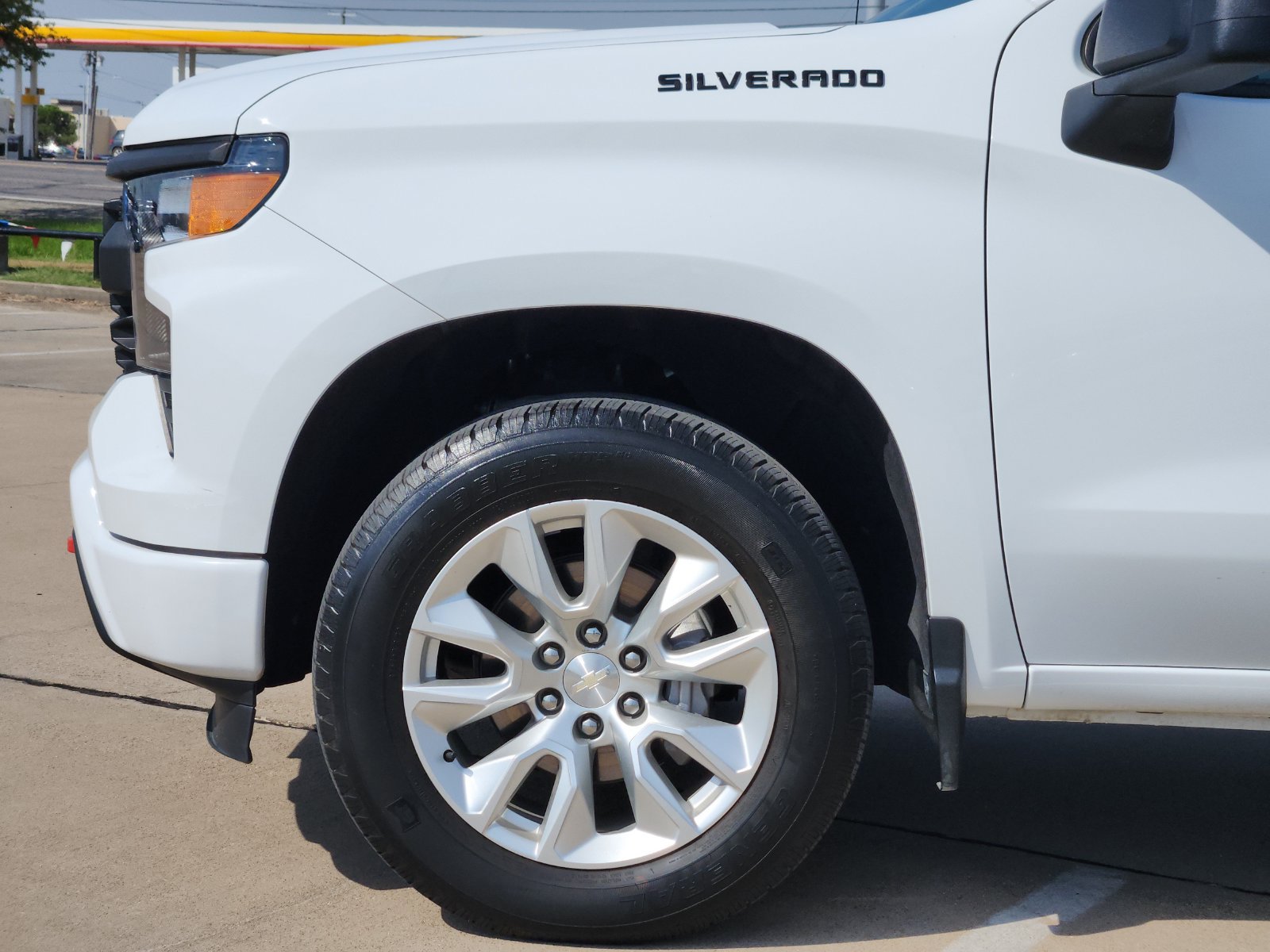 Used 2023 Chevrolet Silverado 1500 Custom RWD image 9