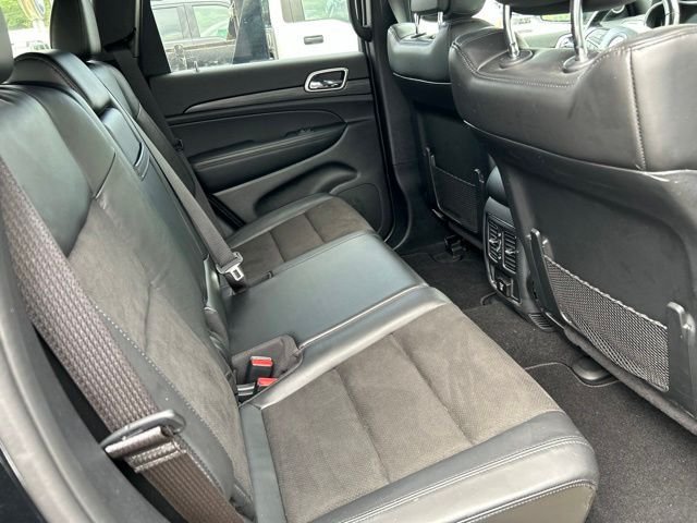 Used 2020 Jeep Grand Cherokee Altitude AWD/4WD image 4