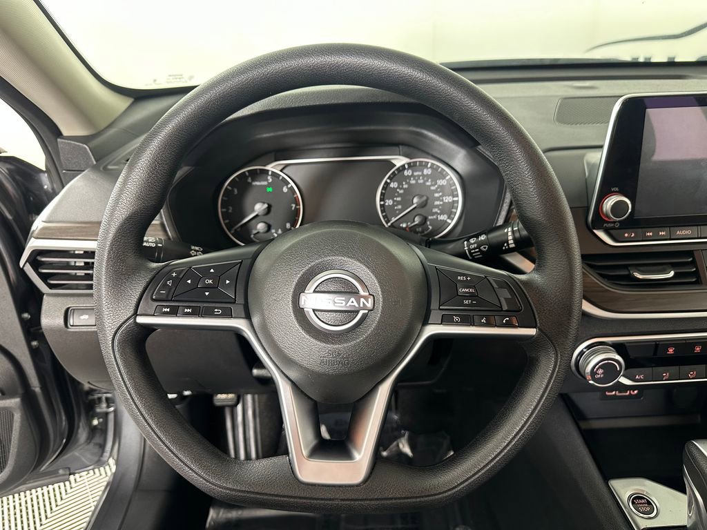 Used 2024 Nissan Altima 2.5 SV FWD image 22
