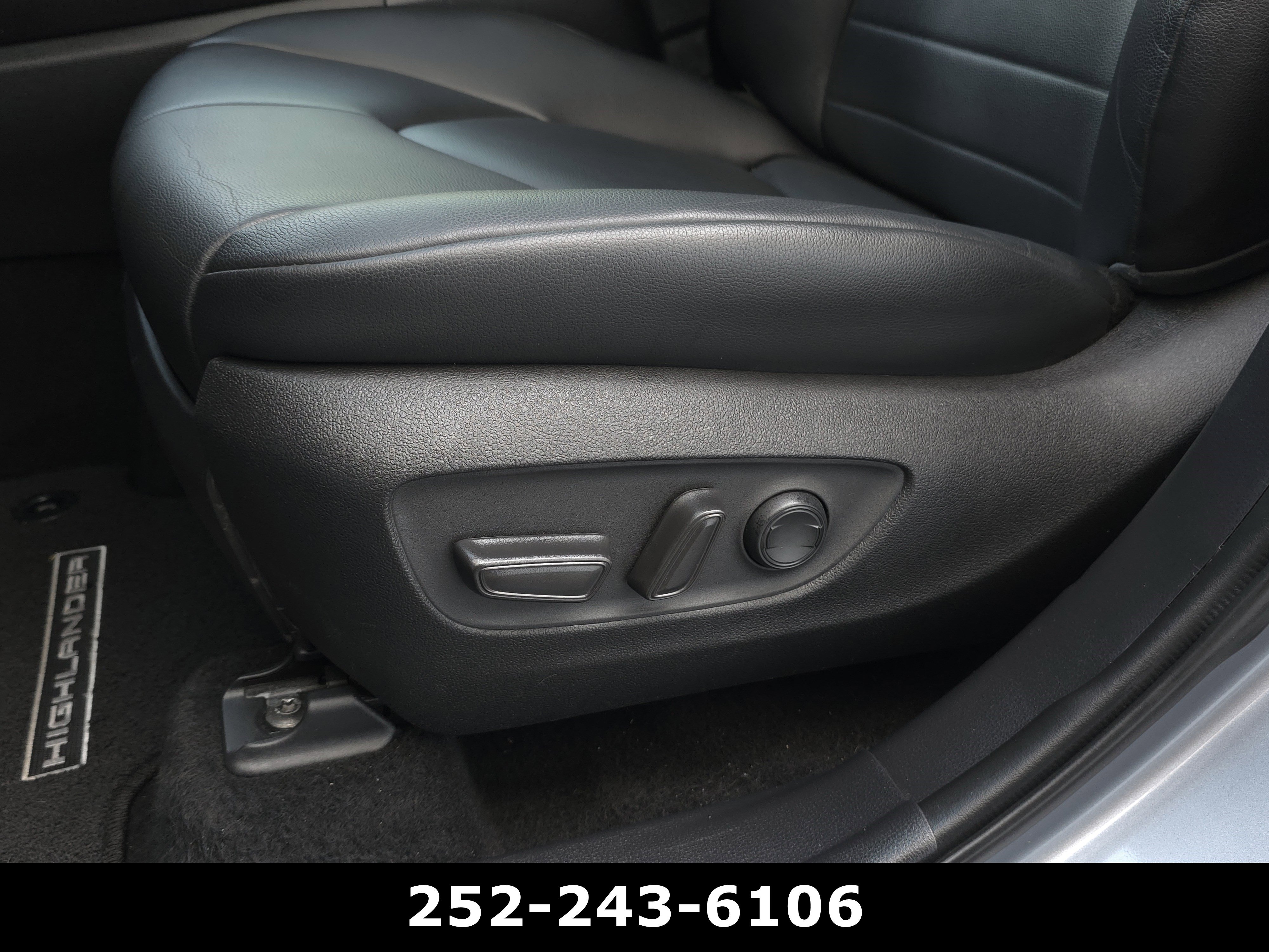 Used 2021 Toyota Highlander XLE image 11