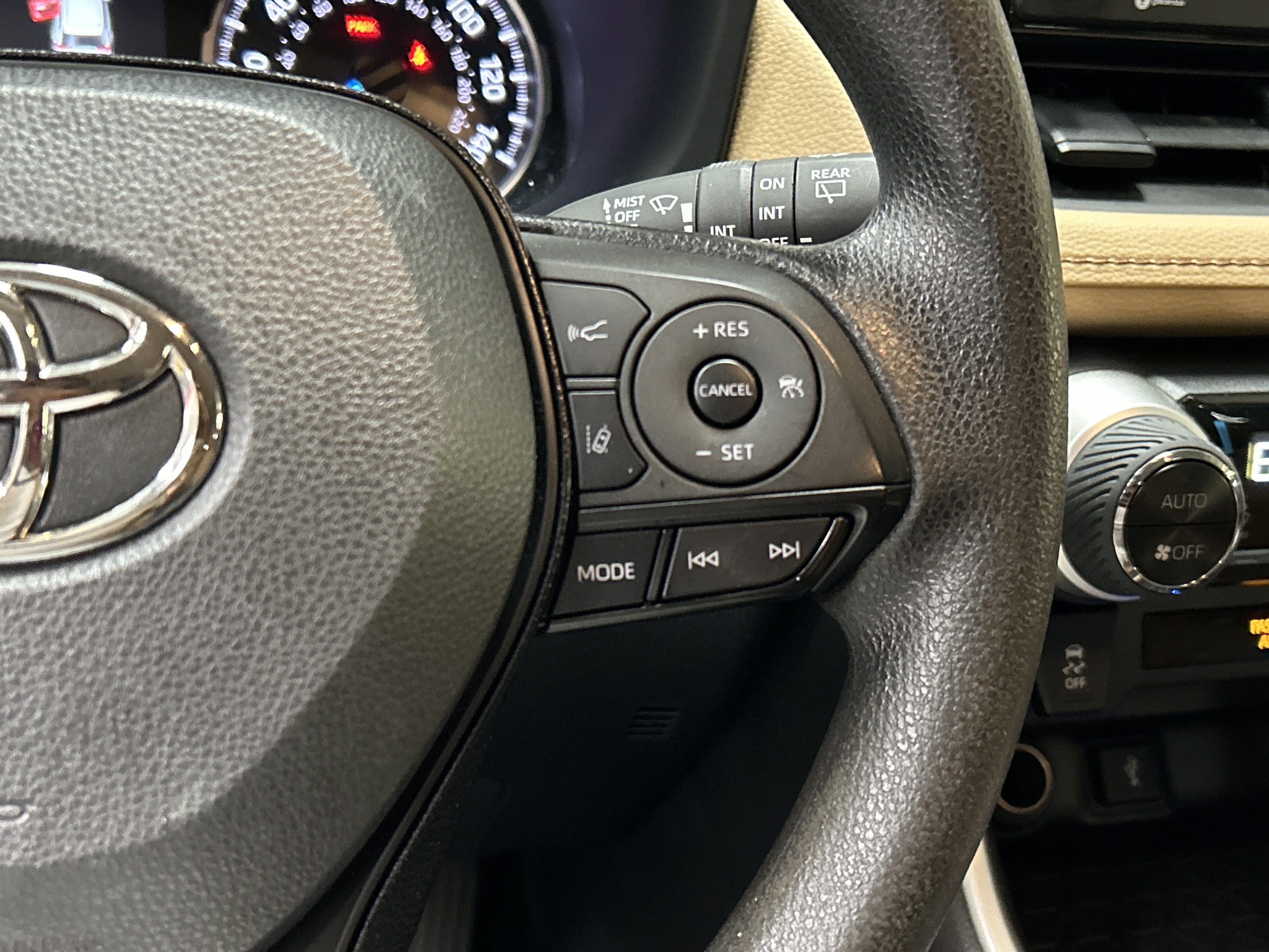 Certified 2021 Toyota RAV4 XLE AWD/4WD image 20