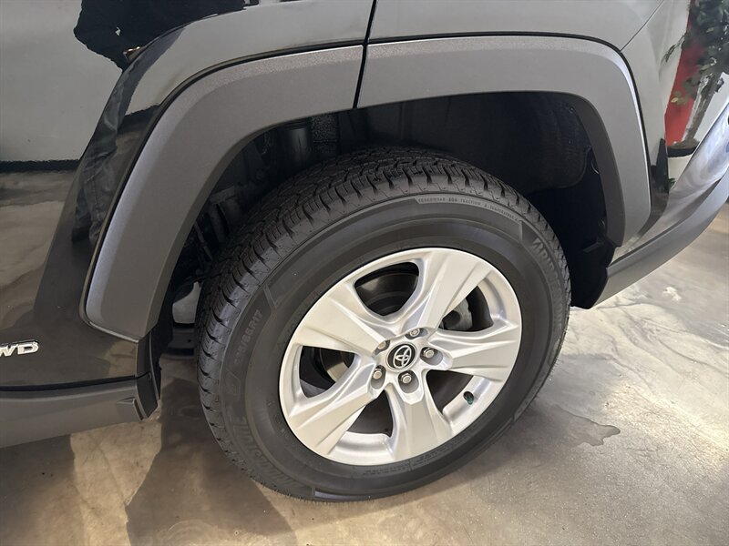Used 2020 Toyota RAV4 XLE AWD/4WD image 12