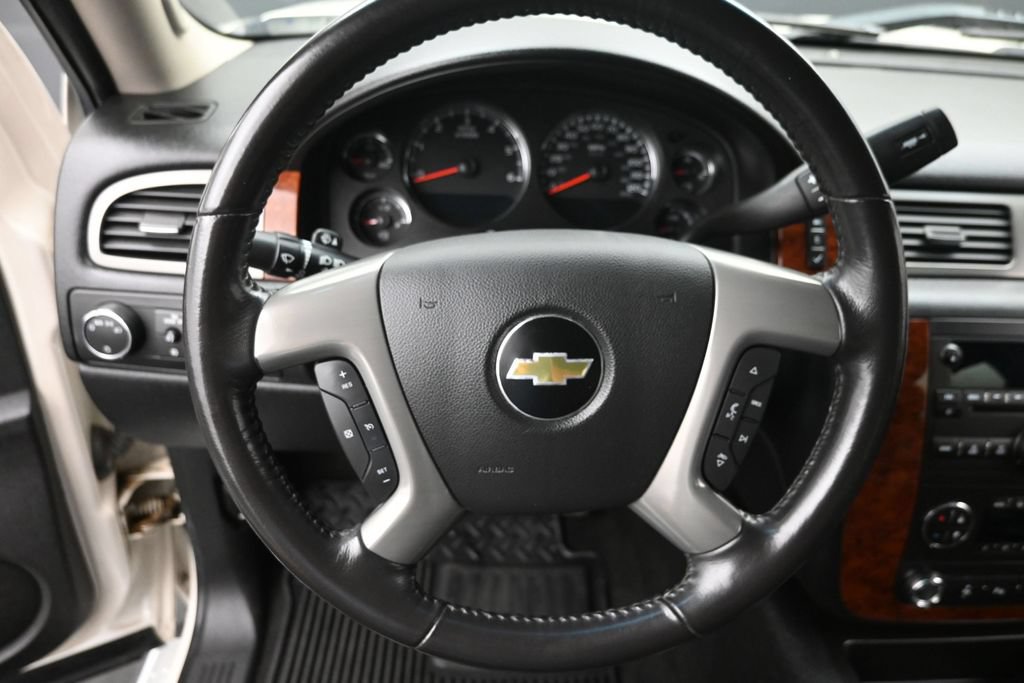 Used 2011 Chevrolet Silverado 1500 LTZ w/ LTZ White Diamond Edition AWD/4WD image 16