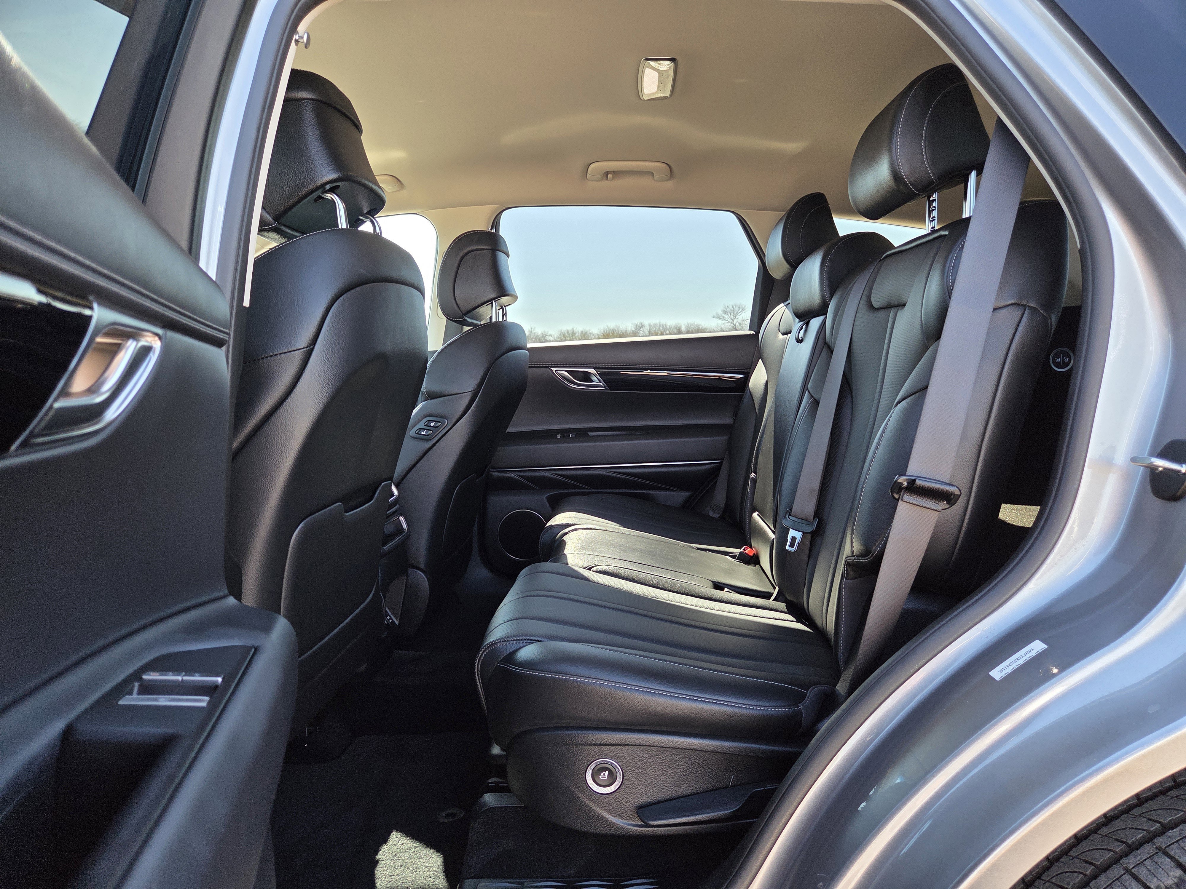 Used 2025 Genesis GV80 2.5T Standard image 14